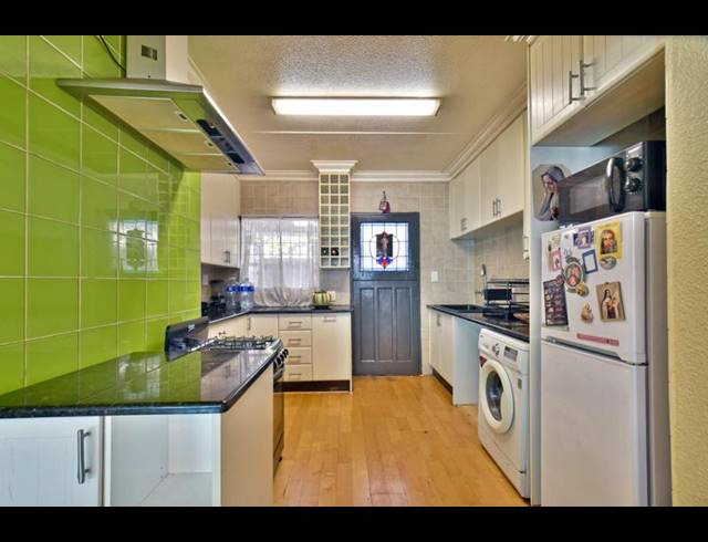 3 BEDROOM TOWNHOUSE FOR SALE IN BEDFORD GARDENS